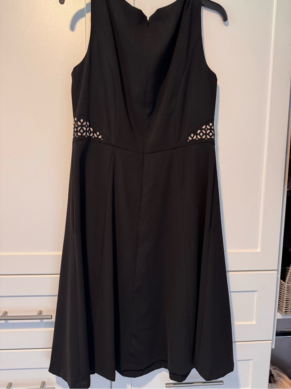 Anne Klein Black Sleeveless Midi Dress with Laser-Cut Waist